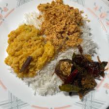 fish curry dhal and sambol